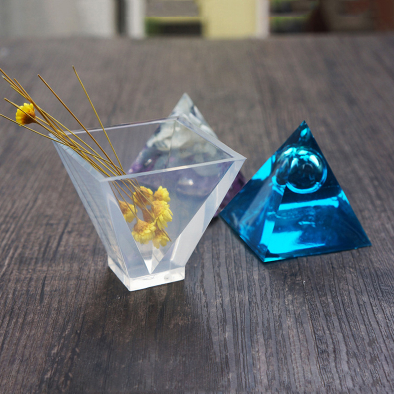 Pyramid Shape Transparent silicone mold for DIY handmade jewelry triangle body resin decoration model