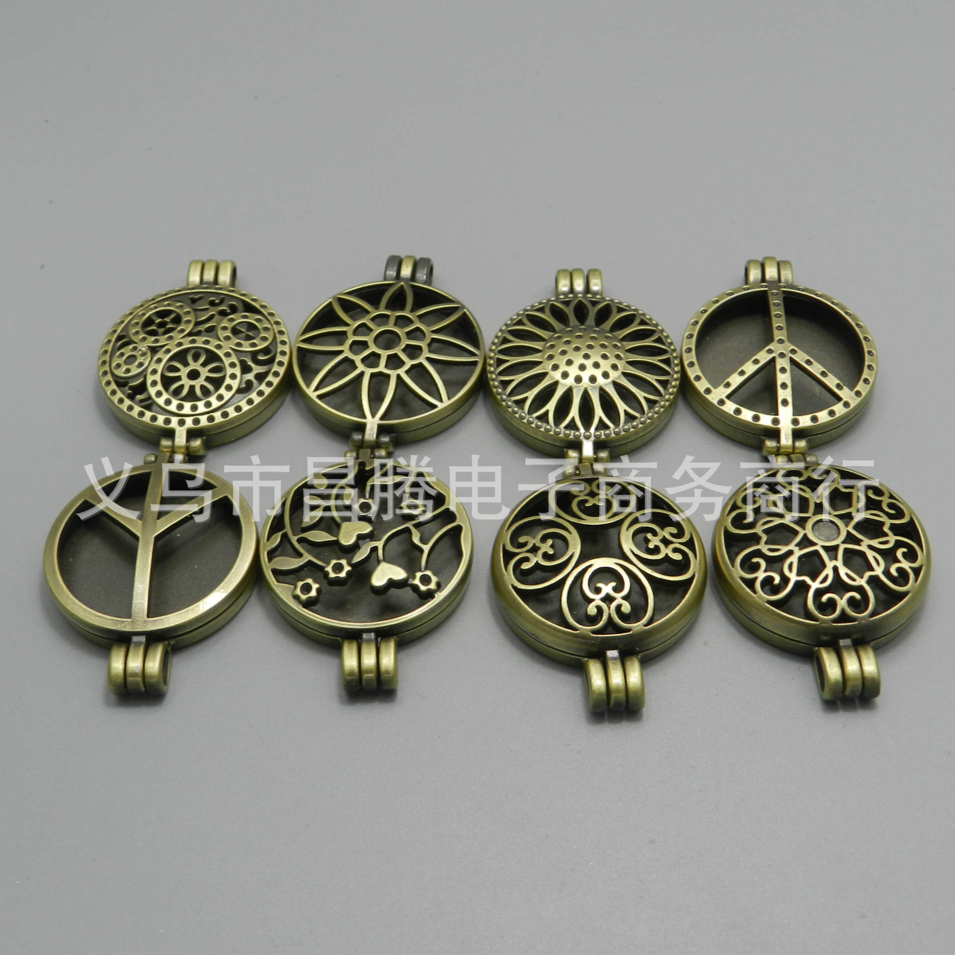 Ancient bronze wire-drawing phase box into 30mm time gem hollowed alloy phase box pendant DIY accessories