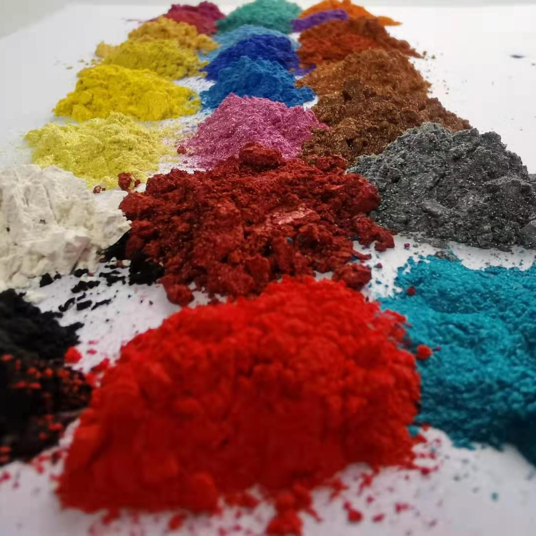 Manufacturer Hot sale 3g / 5g / 10g 24 Colors mica powder for handmade craft resin,dyeing/decoration 